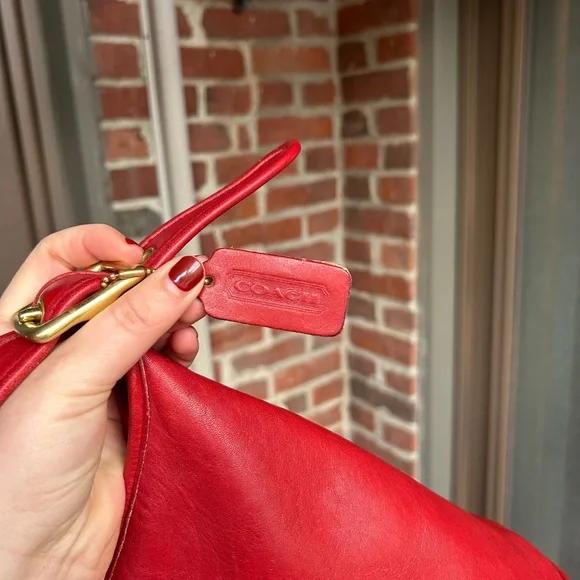 Vintage coach Helen's legacy small duffel bucket back style 9953 red leather y2k - Picture 7 of 11